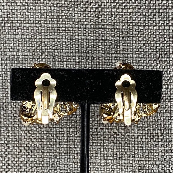 AB Crystal & Faux Pearl Triangular Clip On Earring - Picture 3 of 6